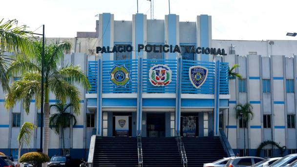 Hallan a tres supuestos delincuentes atados en solar baldío de San Cristóbal: Dos muertos y uno herido