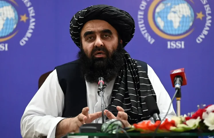 Talibanes expresan apoyo a Irán y garantizan paso seguro a peregrinos