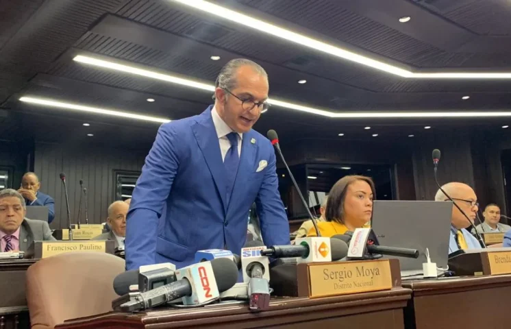 Diputado Gory Moya se querella contra Ingrid Jorge