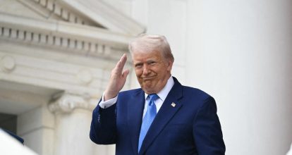 Trump atribuye “renacimiento económico de EEUU” a su política de aranceles
