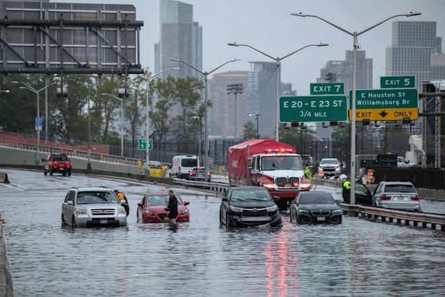 Intensas lluvias provocan caos en Nueva York: cortes de energía e inundaciones 