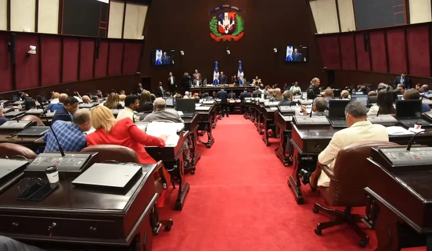 Diputados aprueban ley de pasantías médicas para recién egresados