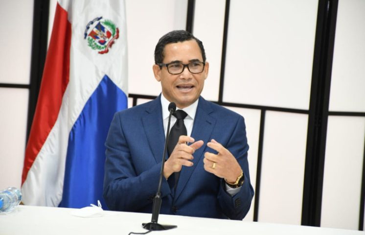 Ministro de Trabajo dice que la cesantía no será modificada en la reforma laboral: “No está en juego”