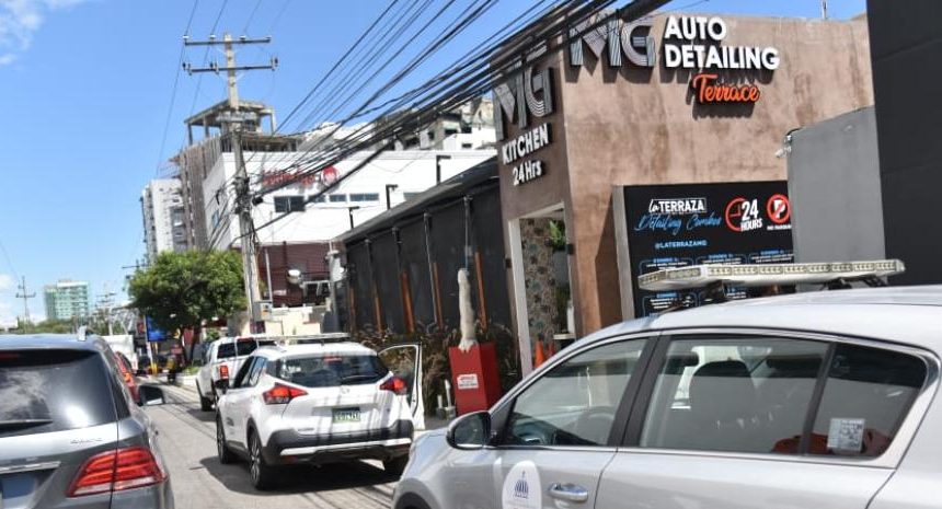 Se registra tiroteo en restaurante de SD; supuestamente hay un muerto y un herido