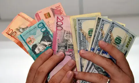 Dólar se mantiene estable en RD 