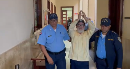 Ángel Martínez queda detenido por caso de difamación a Faride Raful