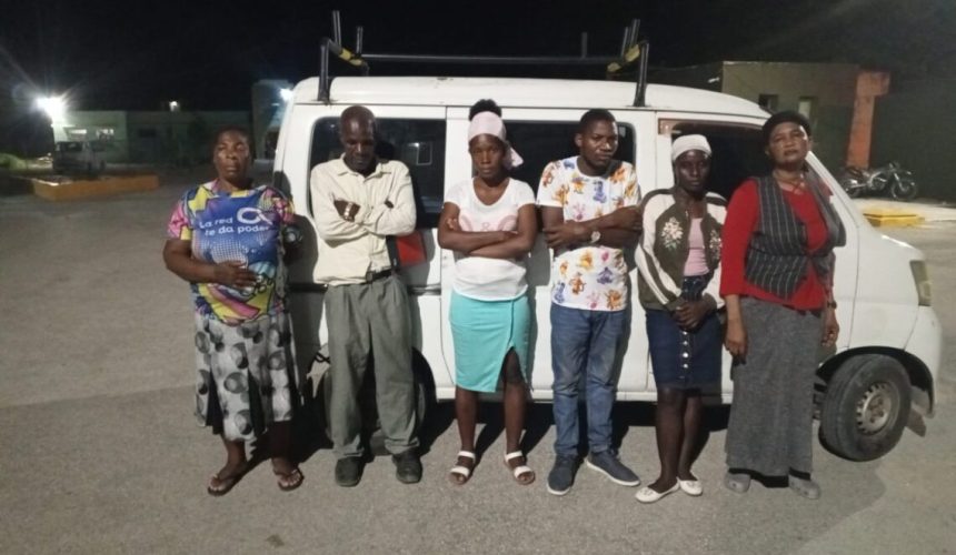 Ejército arresta mujer transportando 11 haitianos indocumentados en Bahoruco