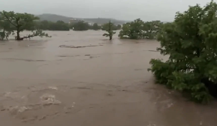 Inundaciones en Texas provocan evacuaciones
