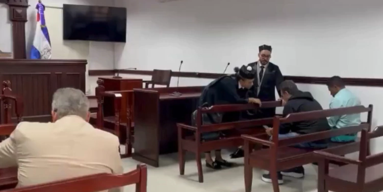 Jueza suspende rebeldía de Raymond Pozo y Archie López tras audiencia por supuesto plagio