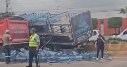 Accidente en las Américas paraliza el tráfico en dirección este