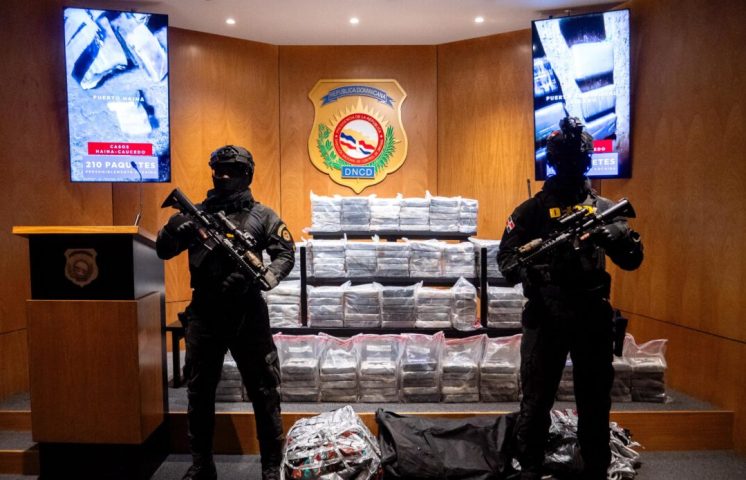 Confiscan 210 paquetes de presunta cocaína en Puerto de Haina y Caucedo