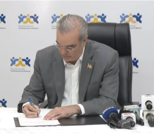 Abinader promulga Ley de Contrataciones Públicas “un paso más hacia el desarrollo” 