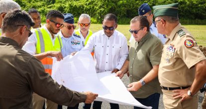 Supervisan trabajos de intervención a pista de aterrizaje de la FARD