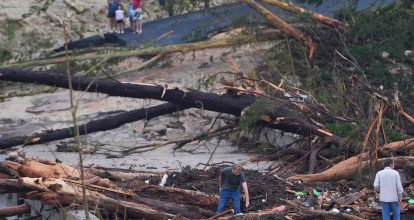 Ascienden a 52 las víctimas mortales de las inundaciones en Texas, entre ellas 15 niños