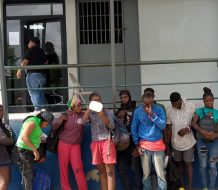 Arrestan dominicano transportado 20 haitianos indocumentados en Dajabón
