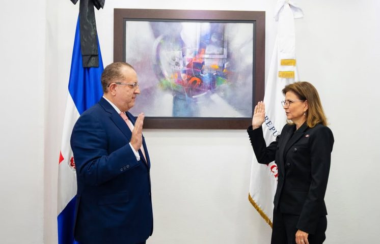 Raquel Peña juramenta este miércoles a Magín Díaz como ministro de Hacienda