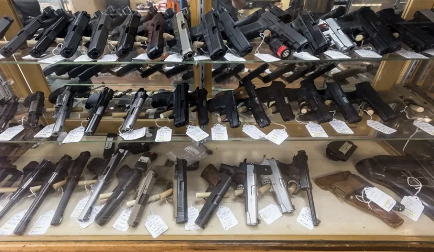 Más de 5.700 hispanos murieron por armas de fuego en EE.UU. en 2023