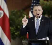 El Congreso de Costa Rica decidirá si levanta el fuero del presidente por un caso de concusión