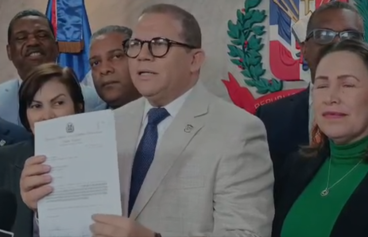 Diputados de la Fuerza del Pueblo solicitan interpelación del director de SeNaSa por crisis financiera 