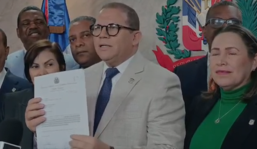 Diputados de la Fuerza del Pueblo solicitan interpelación del director de SeNaSa por crisis financiera 