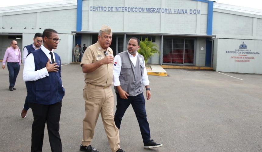 Defensor del Pueblo realiza inspección en centro de detención migratoria de Haina