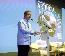 Leonel Fernández: “La humanidad necesita una inteligencia artificial más inteligente”