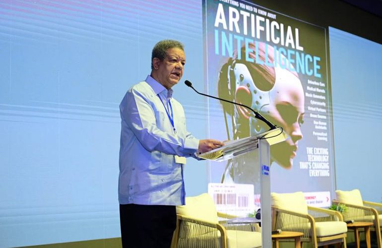 Leonel Fernández: “La humanidad necesita una inteligencia artificial más inteligente”