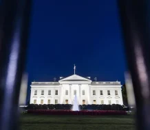 La Casa Blanca publica una imagen de Trump como ‘Superman’ y lo describe como el «símbolo de la esperanza»
