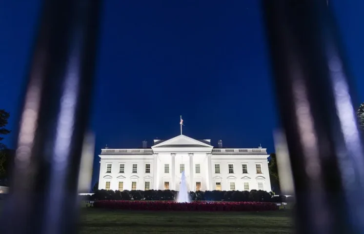 La Casa Blanca publica una imagen de Trump como ‘Superman’ y lo describe como el «símbolo de la esperanza»