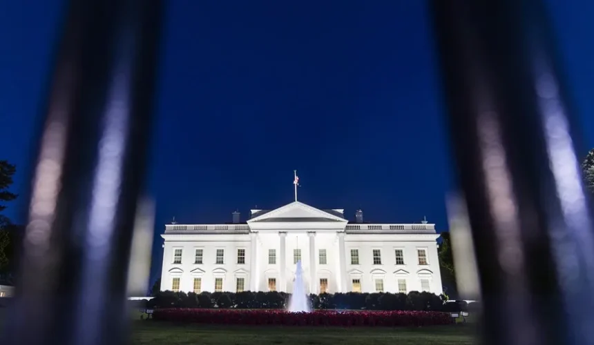 La Casa Blanca publica una imagen de Trump como ‘Superman’ y lo describe como el «símbolo de la esperanza»