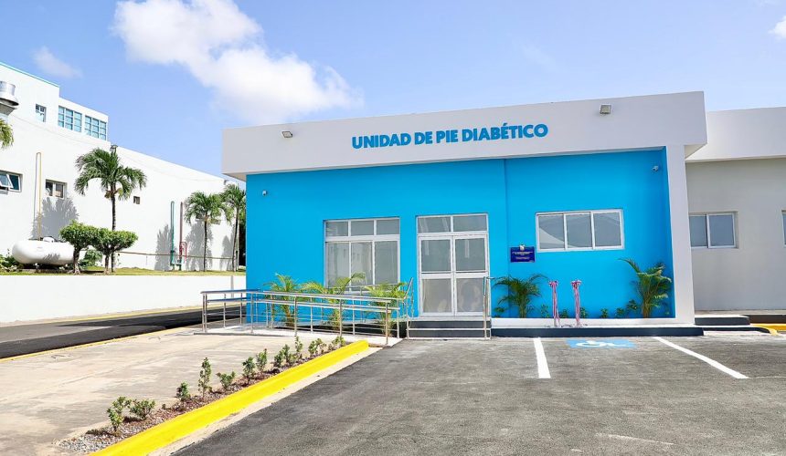 Abinader deja inaugurada unidad de pie diabético en Hospital de Herrera, Marcelino Vélez Santana