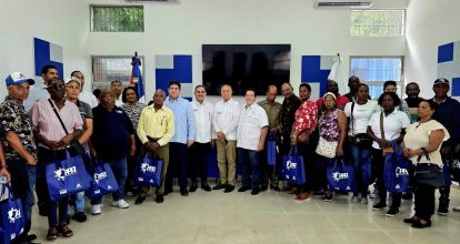 Gobierno entrega RD$80 millones a productores porcinos del Cibao Central afectados por la peste porcina africana