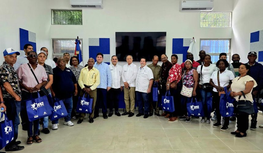 Gobierno entrega RD$80 millones a productores porcinos del Cibao Central afectados por la peste porcina africana