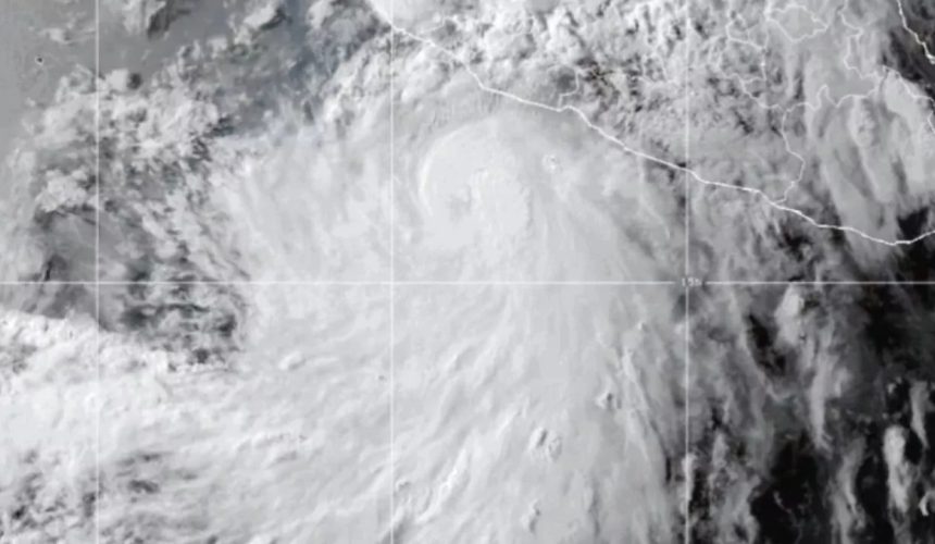 La tormenta Flossie se convierte en huracán cerca de las costas de México