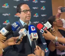 Desde el 7 de julio, todas las entidades públicas trabajarán con horario escalonado, dice ministro Freund