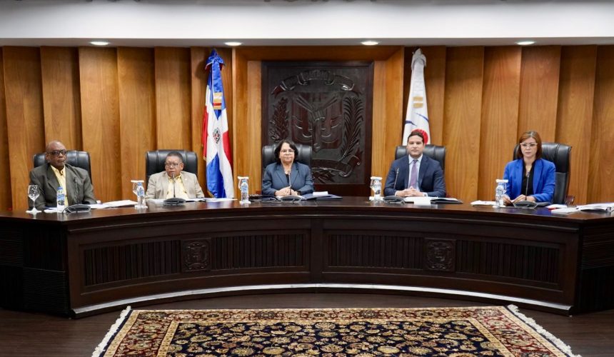 Aprueban auditorías al Ayuntamiento de Santiago y al Ministerio de Relaciones Exteriores 