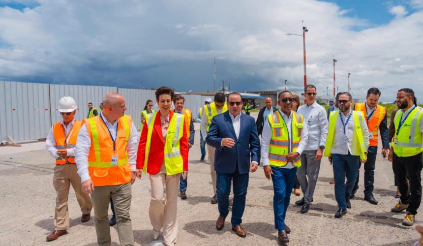 Ministro de la Presidencia y DA revisan avances en ampliación del AILA
