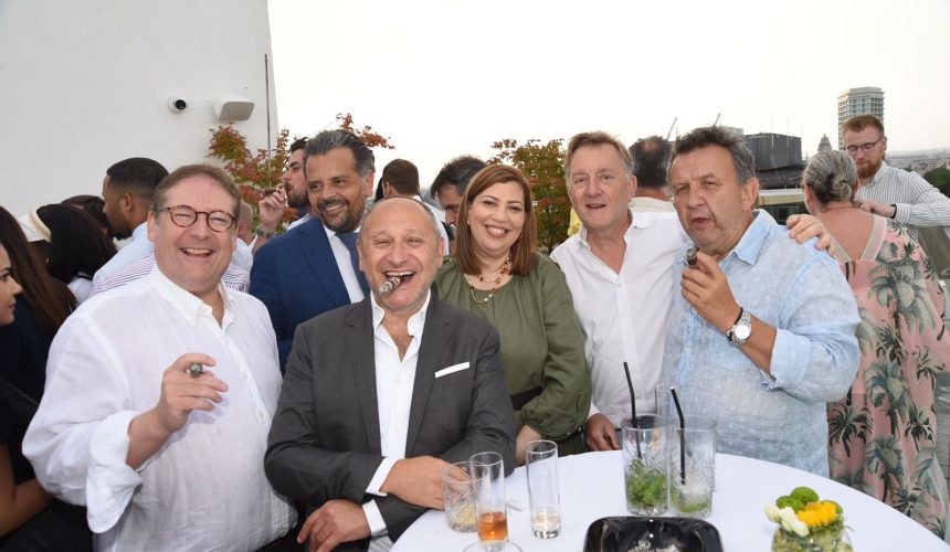 República Dominicana y Cuba celebran con éxito en Bruselas Noche de Cigarros y Ron