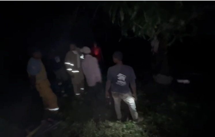 Encuentran a un hombre muerto y a su hijo herido en una finca de Monte Plata