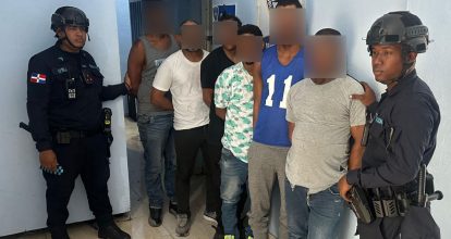PN arresta seis motociclistas por supuesta agresión a vehículo en plena vía pública