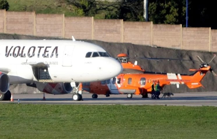 Un hombre muere succionado por el motor de un avión en el aeropuerto de Bérgamo