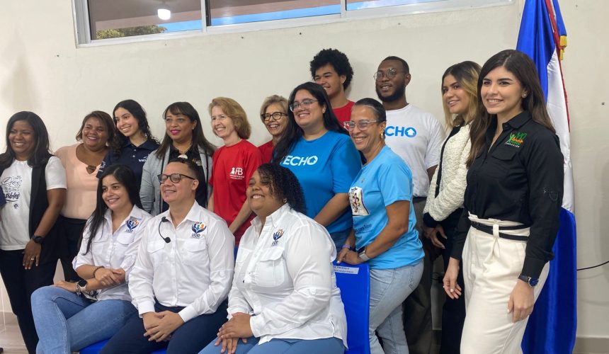 Fundación Manos Arrugadas y UOD se unen por la salud bucal de los adultos mayores