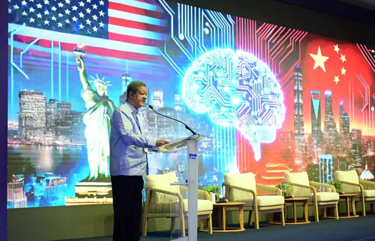 Leonel Fernández propone una inteligencia artificial al servicio de todos
