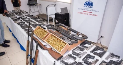 Interior y Policía reporta entrega de 1,704 armas ilegales y casi 20 mil municiones por parte del MP desde febrero