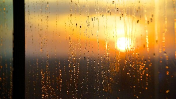 Onda tropical provocará aguaceros y ráfagas de viento este jueves; persistirá el calor
