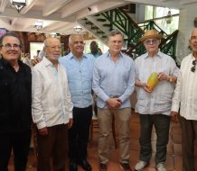 Exministros de Agricultura sostienen encuentro con el director del IICA en San Cristóbal