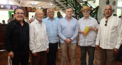 Exministros de Agricultura sostienen encuentro con el director del IICA en San Cristóbal