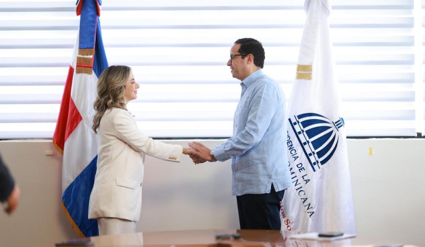 Gloria Reyes asume liderazgo en la nueva Dirección de Desarrollo Social Supérate