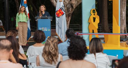 Carolina y Centro Cultural Amaya inauguran la escultura “Reto al Futuro”