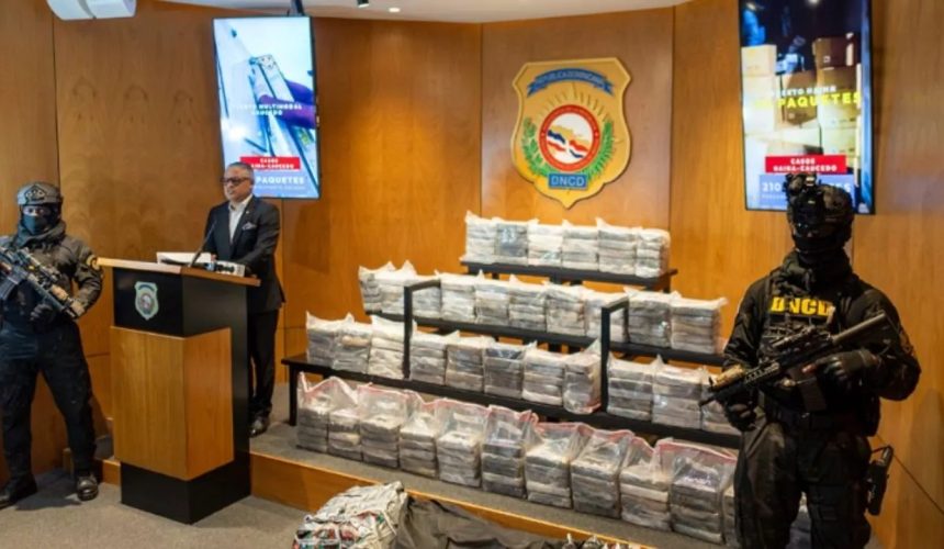 DNCD incauta 210 paquetes de presumiblemente cocaína en Puerto Caucedo